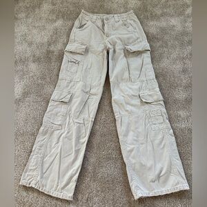 Zara Gray Cargo Pants with Relaxed Style